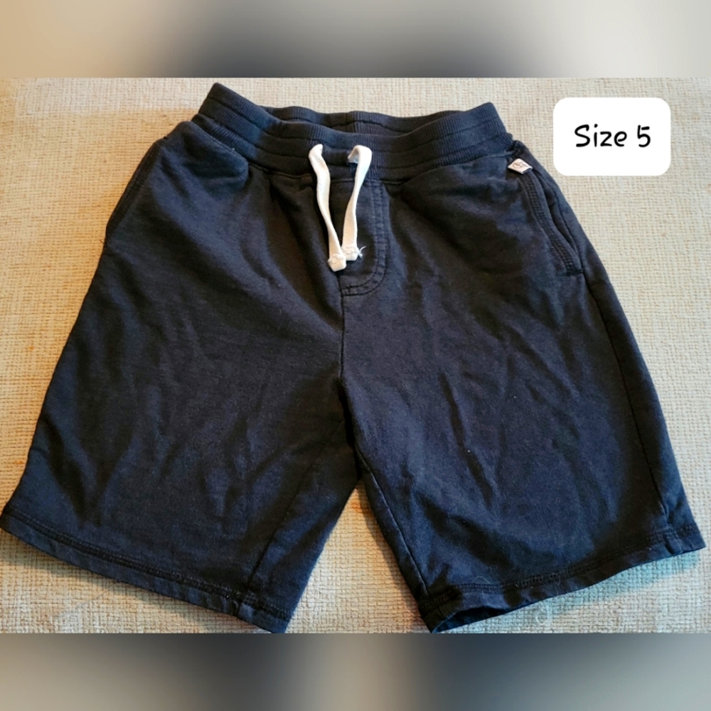Boys size 5 black shorts